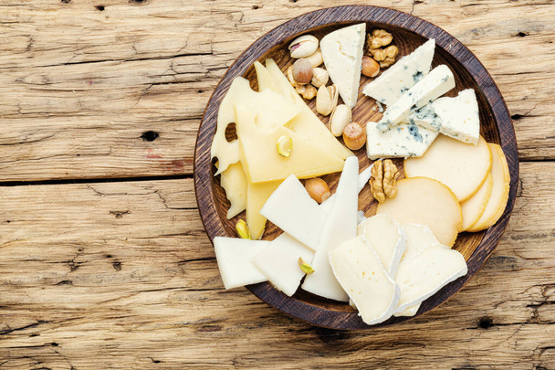 Szeletelt sajtok készlete - Fotó, kép