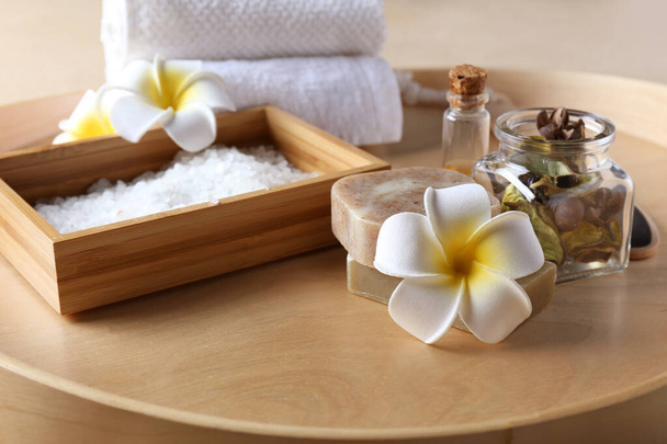 Accessories and cosmetics for personal hygiene on tray, closeup - Foto, Imagem