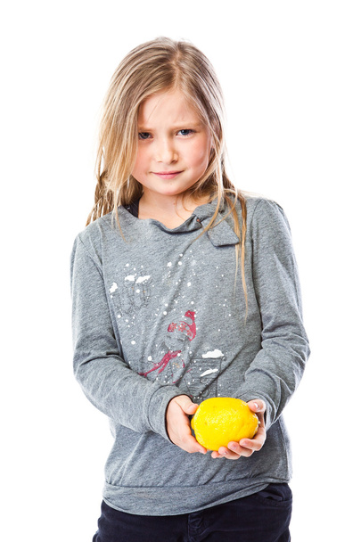 Girl with lemon - Foto, afbeelding
