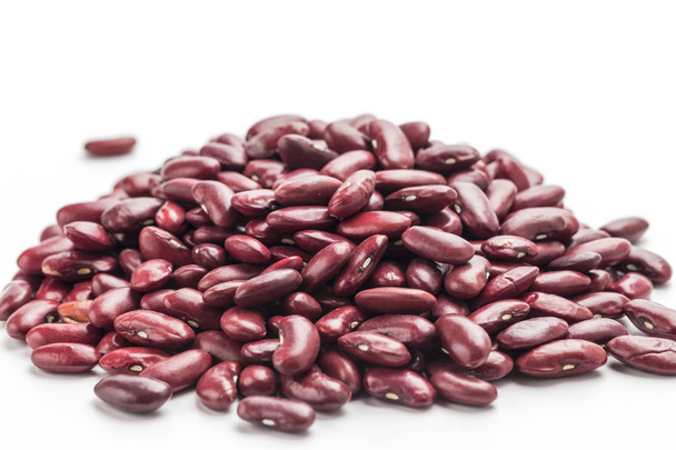 červené fazole na bílém pozadí - Fotografie, Obrázek