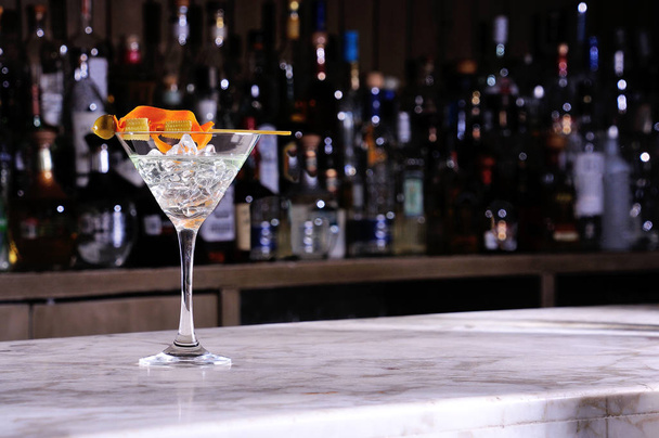 Martini koktejl a chilli - Fotografie, Obrázek