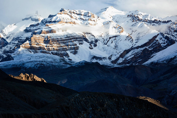 Гималайские горы в снегу - Фото, изображение