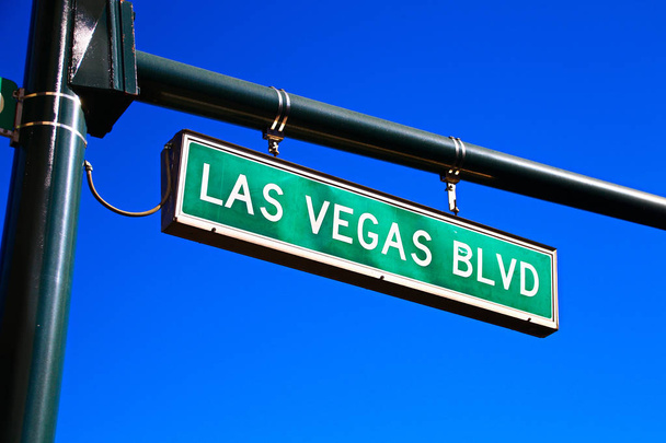 Οδική πινακίδα του Λας Βέγκας Blvd.Street σημάδι του Λας Βέγκας Boulevard.Green Las Vegas Εγγραφείτε - Φωτογραφία, εικόνα
