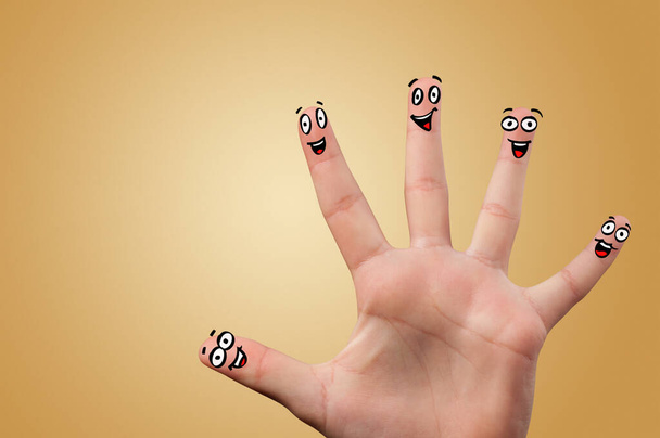 Hymyilevät sormet yhdessä
 - Valokuva, kuva