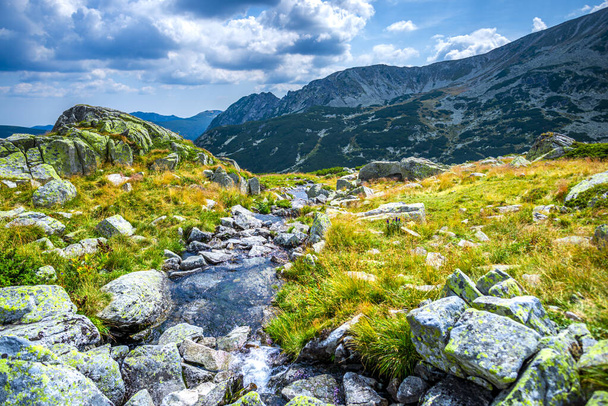 Natural landscape of high mountains - Foto, imagen
