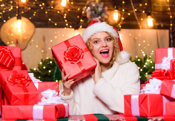 Ho Ho Ho. happy new year. delivery christmas gifts. Woman at christmas time. christmas sales. Boxing day concept. winter holiday. New year shopping. girl with xmas gift box. Cyber Monday - Foto, immagini