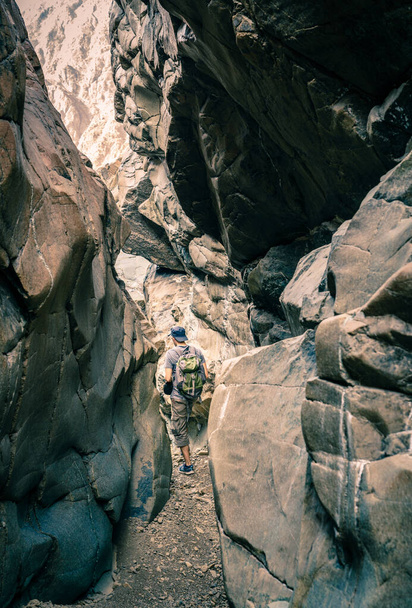 Пешие прогулки в горах Хаджар в ОАЭ
 - Фото, изображение