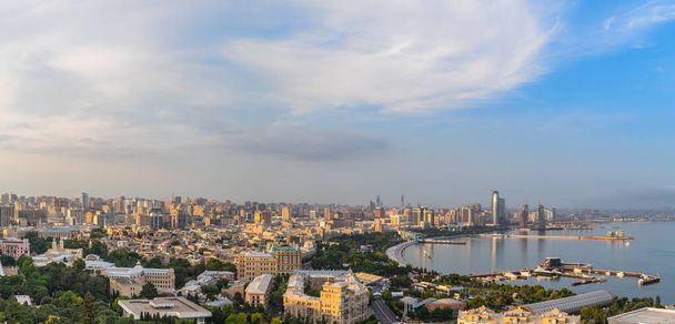 Панорама огляду центрального ділового району міста на бухті w
 - Фото, зображення