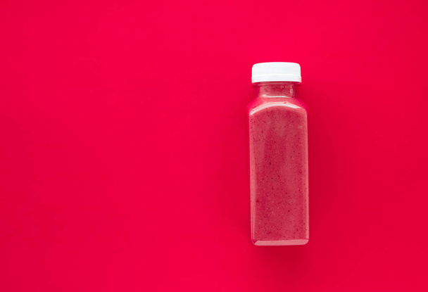 Detox superalimento botella de batido de fresa para la pérdida de peso limpia
 - Foto, imagen