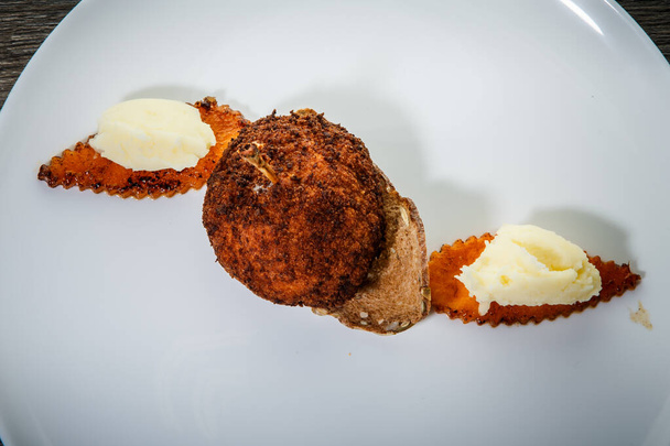 top view closeup finom csirke kiev cutlet krumplipürével - Fotó, kép