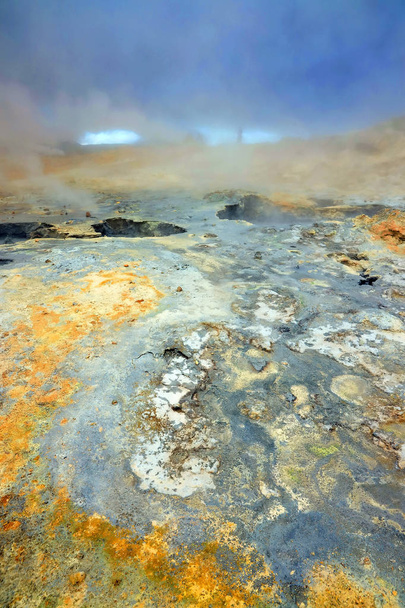 Геотермальний регіон Хверир в Ісландії поблизу озера Міватн, Ісландія, Європа - Фото, зображення