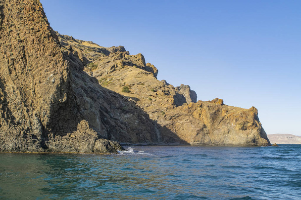 Kara-Dag Berge, Blick auf die Felsen vom Meer aus, Krim - Foto, Bild