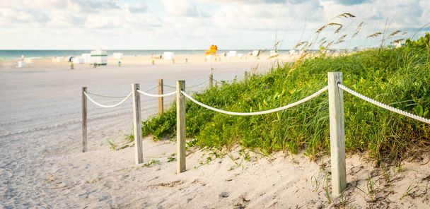 Pathway to the beach in Miami Florida with ocean background - Photo, image
