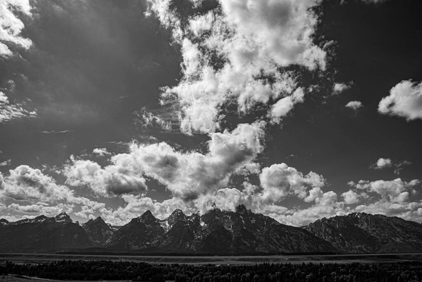 Grand Teton catena montuosa da un punto di vista
 - Foto, immagini
