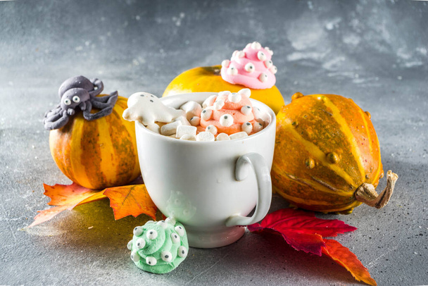 Halloween funny hot chocolate with marshmallows - Photo, Image