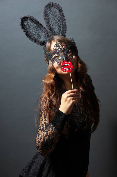 Szexi nő farsangi maszkkal. Titokban. Divatot. Vénai karnevál - Fotó, kép