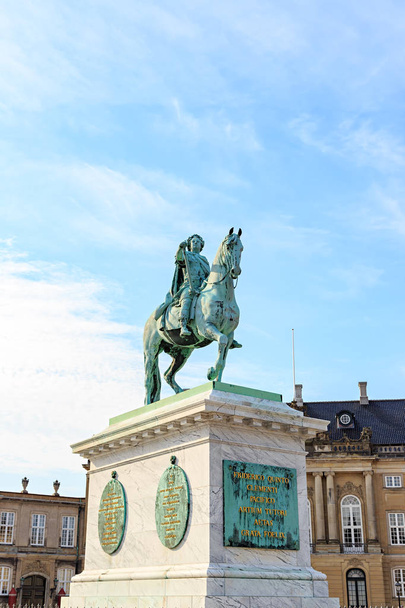 Kopenhagen, Denemarken. Paardenstandbeeld van koning Frederik V van De - Foto, afbeelding