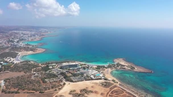 Antenne: der Makronissos-Strand auf Zypern - Filmmaterial, Video