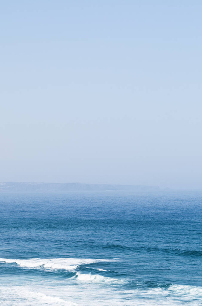 Vista de la costa del océano, viaje perfecto y destino de vacaciones - Foto, imagen