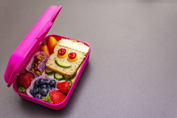 scatola pranzo scuola - Foto, immagini