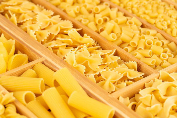 Diverse soorten pasta - Foto, afbeelding