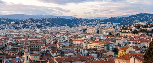Panorama van de mooie stad - Côte d'Azur - Foto, afbeelding