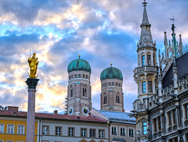 A Frauenkirche, ou Catedral de Nossa Senhora) localizada em Munique, Baviera, Alemanha
.  - Foto, Imagem