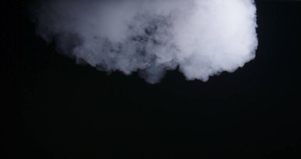 Niebla realista de nubes de humo de hielo seco
 - Foto, Imagen