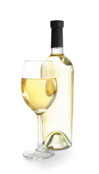 Lasi ja pullo maukasta viiniä valkoisella pohjalla
 - Valokuva, kuva