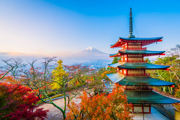 Bellissimo paesaggio di montagna fuji con chureito pagoda intorno
 - Foto, immagini