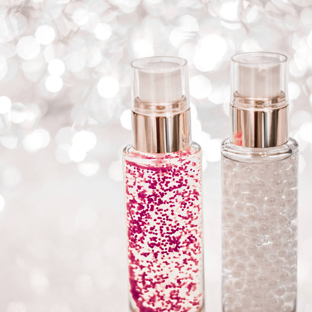 Holiday make-up base gel, serum emulsie, lotion fles en silv - Foto, afbeelding