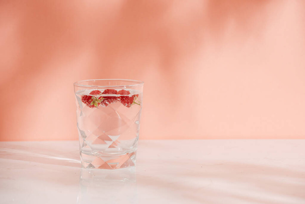 A glass of fresh soda with raspberries  - Foto, imagen