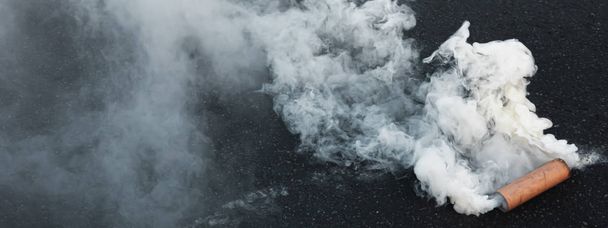 Duman duman bombası - Fotoğraf, Görsel