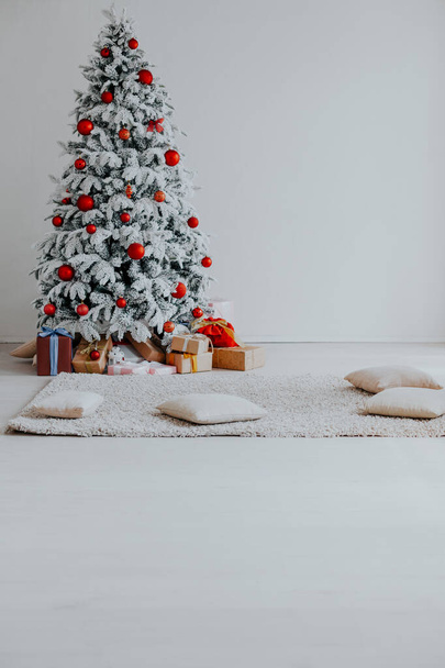 Choinka Garland światła prezenty na nowy rok wakacje biały wystrój domu - Zdjęcie, obraz