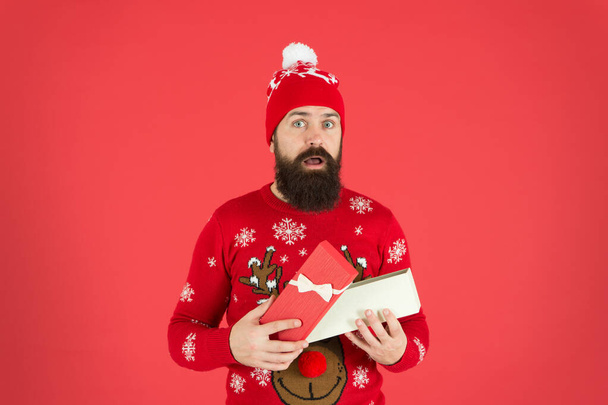 What a great surprise. happy new 2020 year. surprised bearded man open box. man hipster feel surprise. winter holidays. what is inside. oh my god. merry christmas. got xmas gift. present from santa - Zdjęcie, obraz