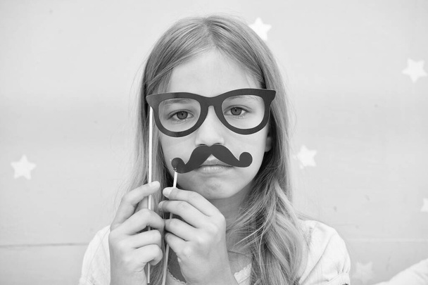 ready for fun. funny look of small kid. childhood moments. international childrens day. serious child in glasses and mustache. good morning. dont want to sleep. small girl party glasses. pajama party - Foto, Bild