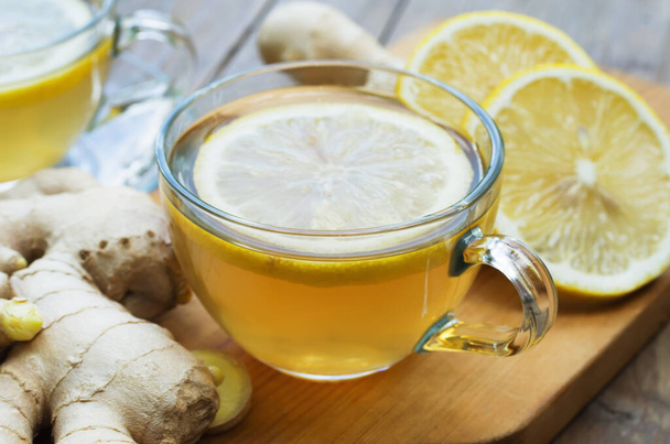 Ginger tea with lemon - Foto, afbeelding