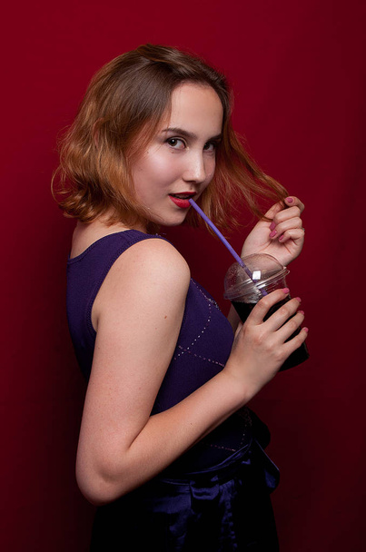 beautiful girl with French fries and drink - Foto, immagini