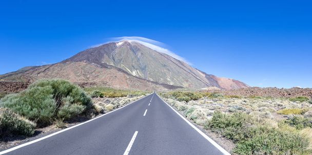 Strada per Teide nel parco nazionale di Tenerife, Isole Canarie, Spagna
 - Foto, immagini