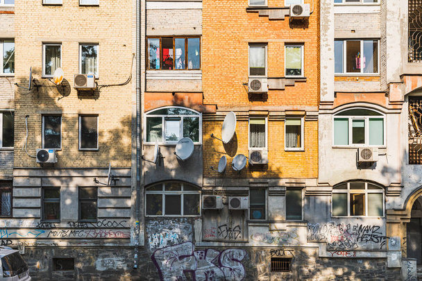 旧キエフの通りと建物 - 写真・画像