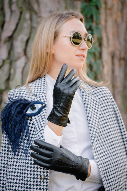 Girl in classic gloves - Photo, Image