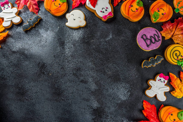 Halloween Hintergrund mit lustigen Lebkuchen - Foto, Bild