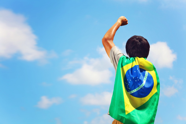 Izgatott férfi gazdaság Brazília zászló - Fotó, kép