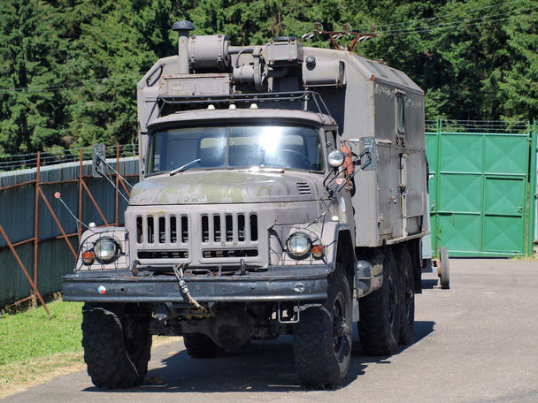 viejo camión militar ruso ZIL
 - Foto, imagen