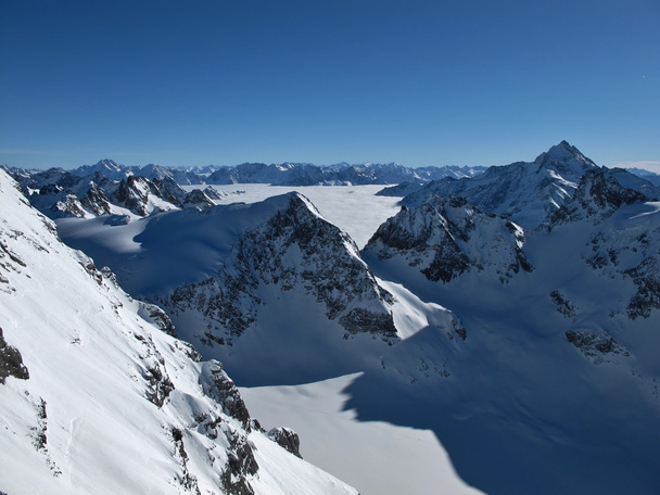 beau paysage de montagne en hiver - Photo, image