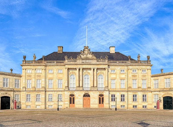 Kopenhag, Danimarka. Kraliyet Sarayı Amalienborg bir mimar. - Fotoğraf, Görsel