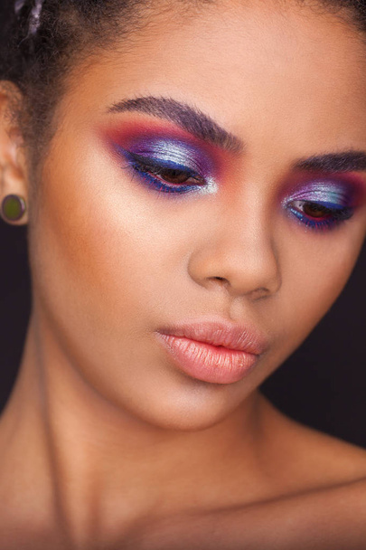 Beautiful African woman with color pigtails, fashion colorful makeup - Zdjęcie, obraz