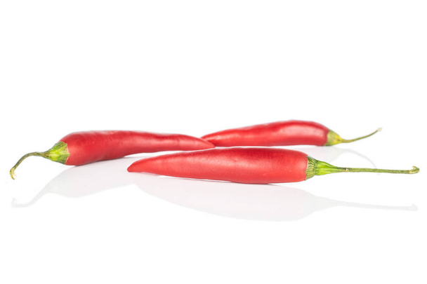 Red hot cayenne chili isolated on white - Foto, Imagen
