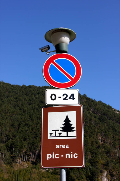İtalyan caddesinde yol tabelası - Fotoğraf, Görsel