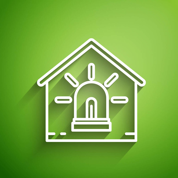Weiße Linie Smart House und Alarmsymbol isoliert auf grünem Hintergrund. Sicherheitssystem des Smart Home. Vektorillustration - Vektor, Bild